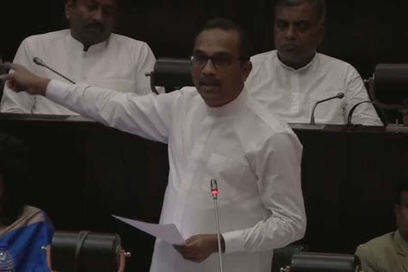 කන්ටේනර් 323ක් බලපෑමට පිට කරලා නැහැ - විෂයබාර අමාත්ය බිමල් රත්නායක