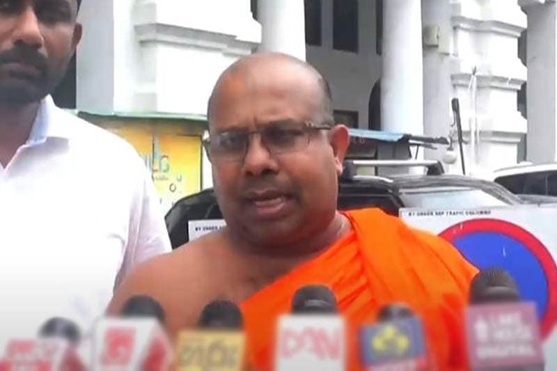 'බිමල් අමාත්යවරයා කාදිනල්තුමාගෙන් සහ කතෝලික ජනතාවගෙන් සමාව ගත යුතුයි'