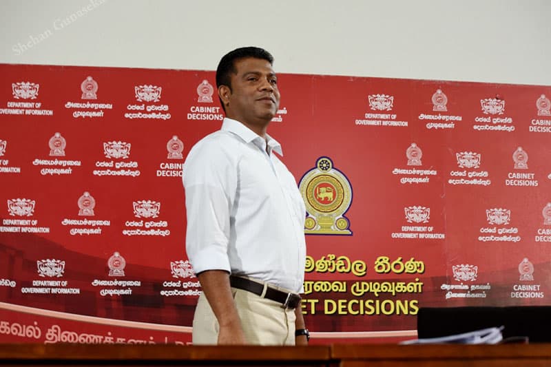 ආණ්ඩුවේ මාධ්ය ප්රකාශක ජයතිස්සට කැබිනට් තීන්දු දැනුම් දීම ප්රශ්නයක් වෙලා ද? | කුසල් පෙරේරා