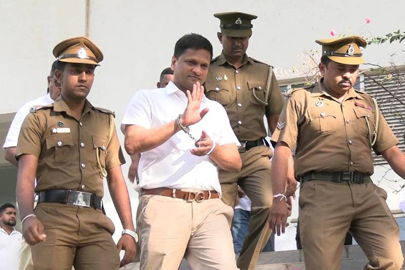 දේශපාලනඥයන් රක්ෂිත බන්ධනාගාරගත කිරීම සම්බන්ධයෙන් ප්රතිචාර දක්වන්නේ කෙසේද? | රොහාන් සමරජීව