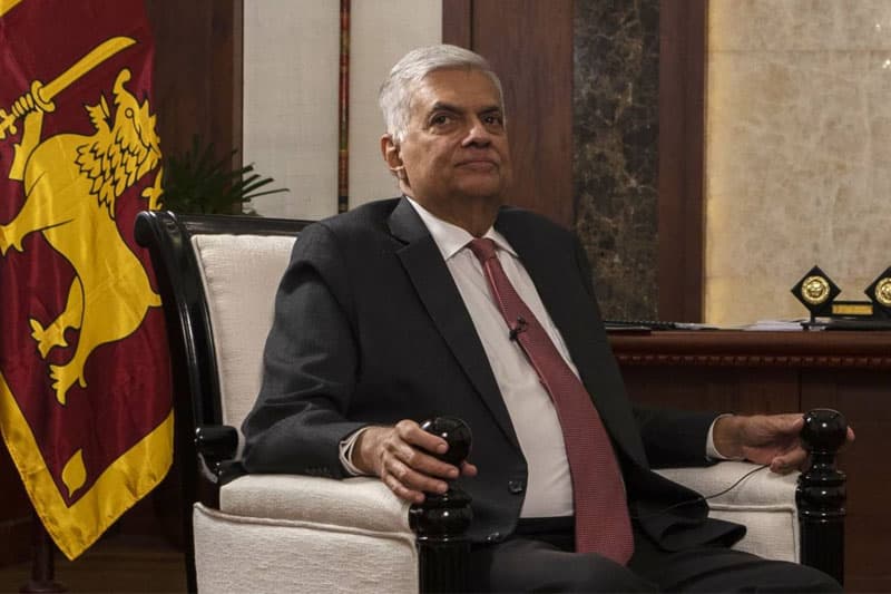ලන්ඩන් සංචාරය ගැන කළ චෝදනාවලට රනිල් උත්තර බඳී !