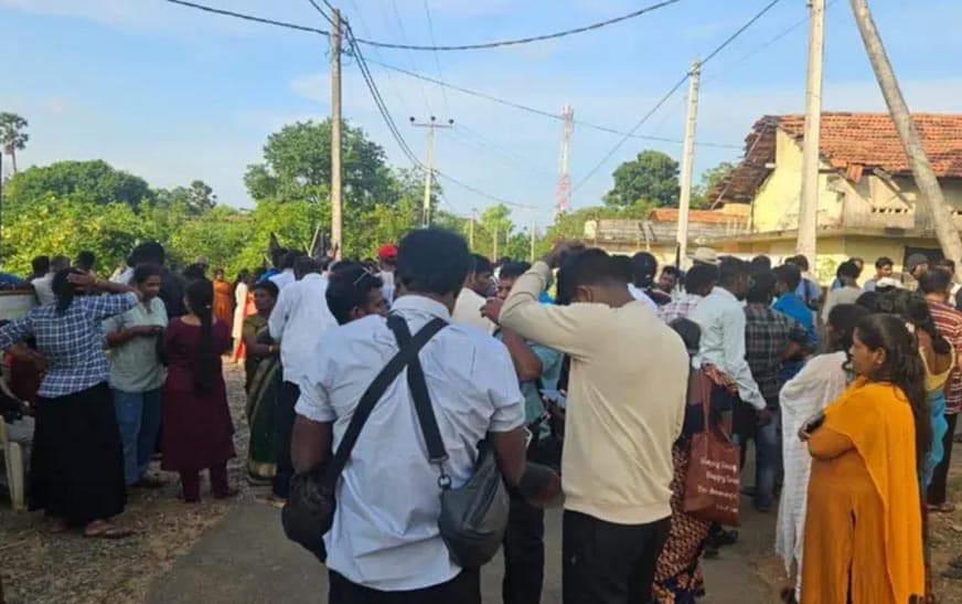 යාපනය තිස්ස විහාරය ඉදිකිරීමට දෙමළ ජනතාවගේ ඉඩම් අත්පත් කර ගෙන ඇති බවට චෝදනාවක්
