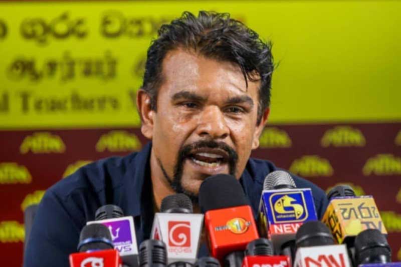 රනිල්ට දුන් නියෝගය විවේචනය කළොත් වැඩ වරදී; මාලිමා නීතීඥවරු අනතුරු අඟවයි