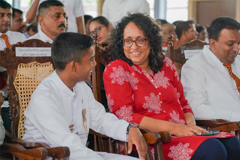 ලංකාවේ අධ්යපනය මනින ක්රමය වෙනස් කළ යුතුයි - අග්රාමාත්ය හරිනි අමරසූරිය