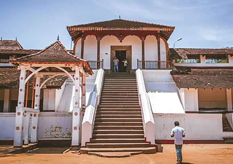 රත්නපුර මහ සමන් දේවාල නව බස්නායක නිලමේ එන පෙර මඟට ඇත් දළ හරස් කළා වත් ද? | සුනිල් කන්නන්ගර