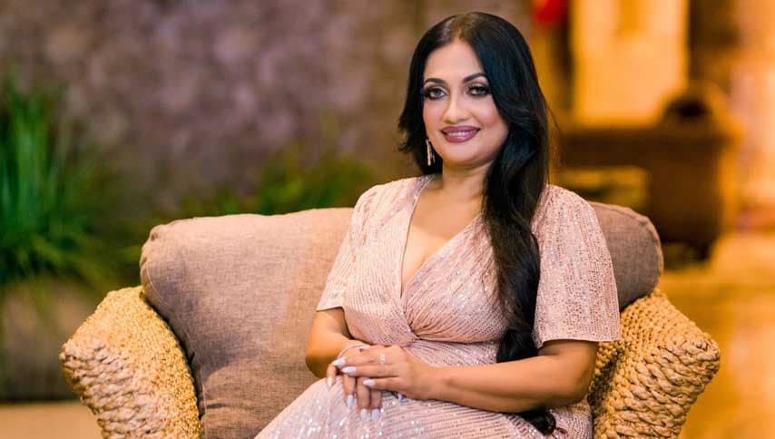 මොනතරම් රංගයේ නිපුණ වුණත් නිරුවත් චරිතයක් කරන්න තරම් මම එඩිතර නෑ - සබීතා පෙරේරා