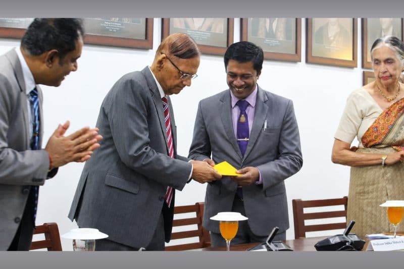 මහාචාර්ය ජී.එල්. පීරිස් නීති භාරය පිහිටුවයි