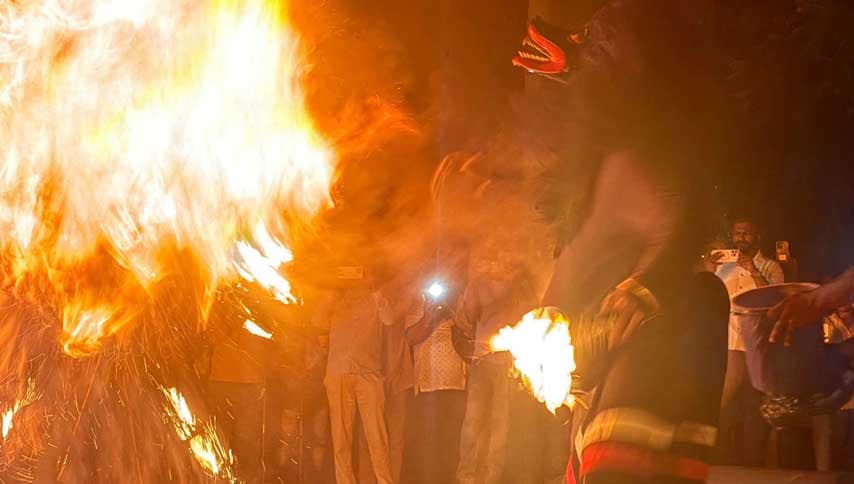ආගමික මිත්යාව: ඇකඩමියානු නිහඬතාව සහ අබලන් වූ සමාජයක අනාගතය
