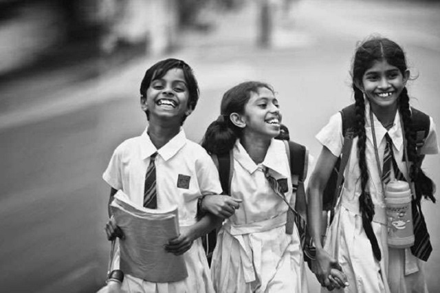school kids in sri lanka