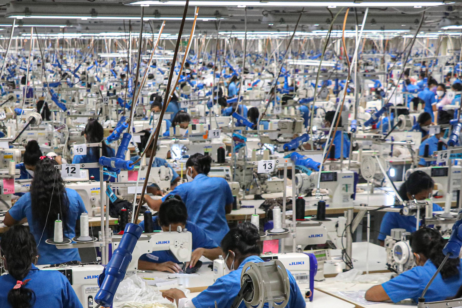 Sri Lanka: Garment workers sewing lingerie Garment workers sew lingerie at a garments factory in Sandalankawa, Sri Lanka. Sadalankawa North western province Sri Lanka Copyright: SamanxAbesiriwardana 